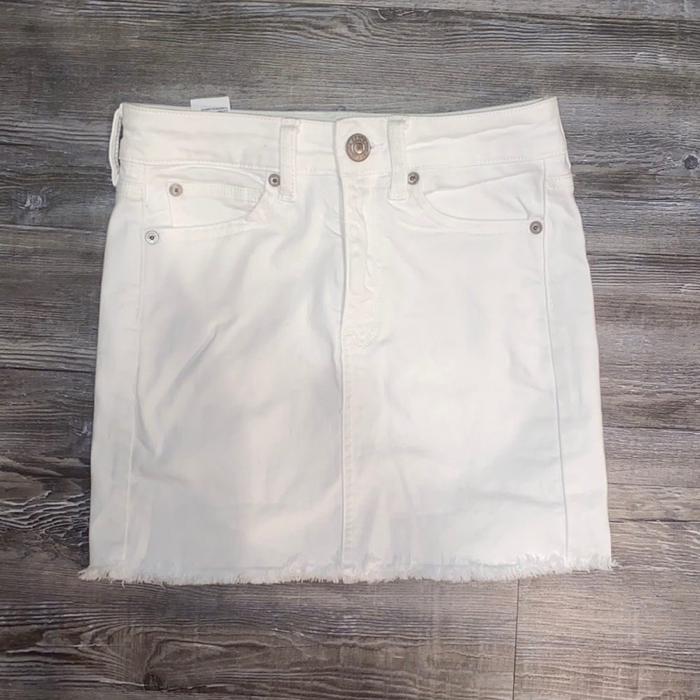 American Eagle white denim skirt - size 0